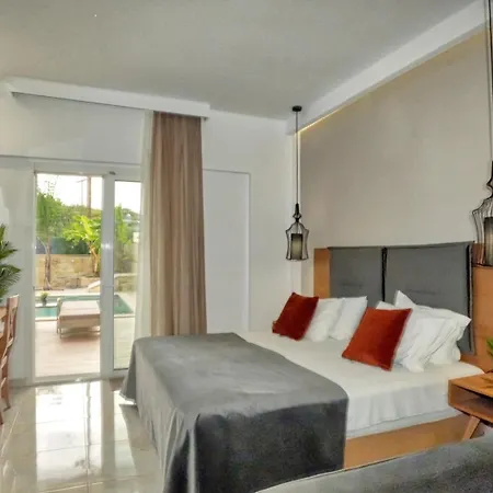 Sarantis Hotel