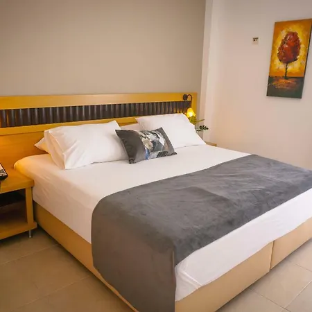 Sarantis Hotel
