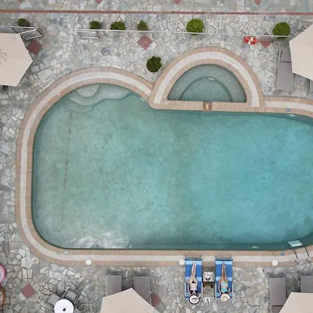 Sarantis Hotel