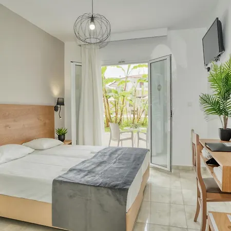 Hotel Sarantis 3*